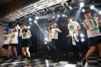 NegiccoとShiggy Jr.によるコラボステージの様子。