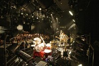 シナリオアート「ハジメテノワンマン」の様子。（撮影：佐藤広理）