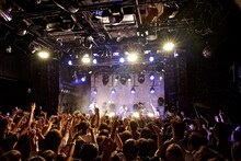 シナリオアート「ハジメテノワンマン」の様子。（撮影：佐藤広理）