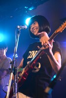 清水裕美（Vo, G / 箱庭の室内楽）