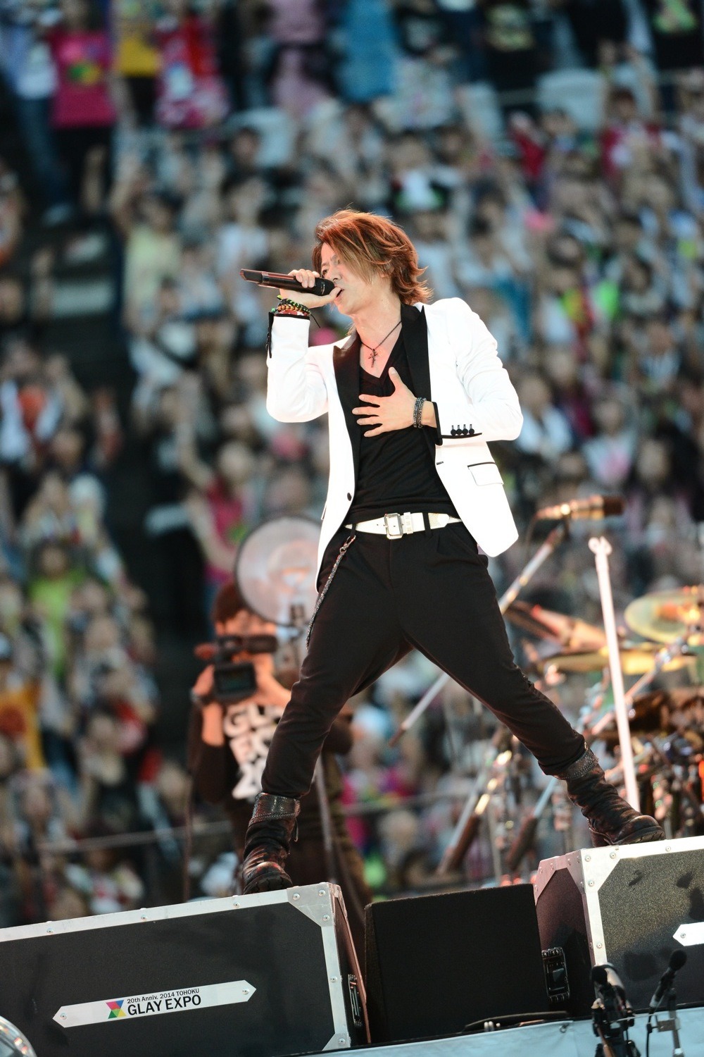 今週の人気画像4位は「愛してるぜ！GLAY、東北に捧げた約束のEXPO」より、TERU（Vo）。