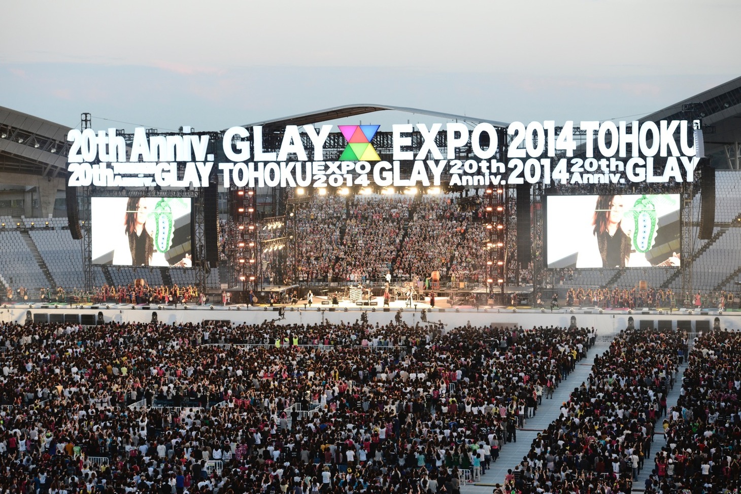 今週の人気画像7位は「愛してるぜ！GLAY、東北に捧げた約束のEXPO」より、GLAY「GLAY EXPO 2014 TOHOKU」の様子。