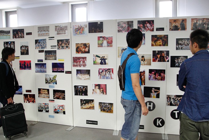 石川・本多の森ホールの場内展示の様子。(c)AKS