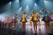 HKT48「HKT48全国ツアー～全国統一終わっとらんけん～」石川・本多の森ホール公演の様子。(c)AKS