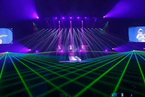 「ぐるんぐるん」ツアーファイナルでのPerfume。