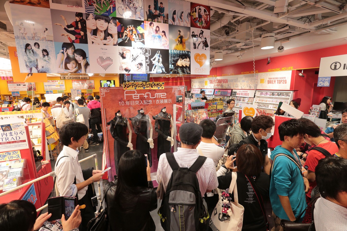 タワーレコード渋谷店の「Perfume Day」の様子。