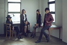 a flood of circle（左からDuran、渡邊一丘、HISAYO、佐々木亮介）