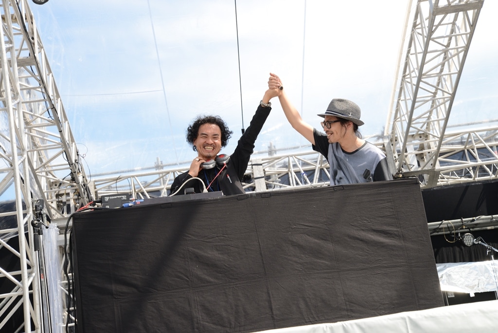 左からサラーム海上、岸田繁。（撮影：久保憲司）