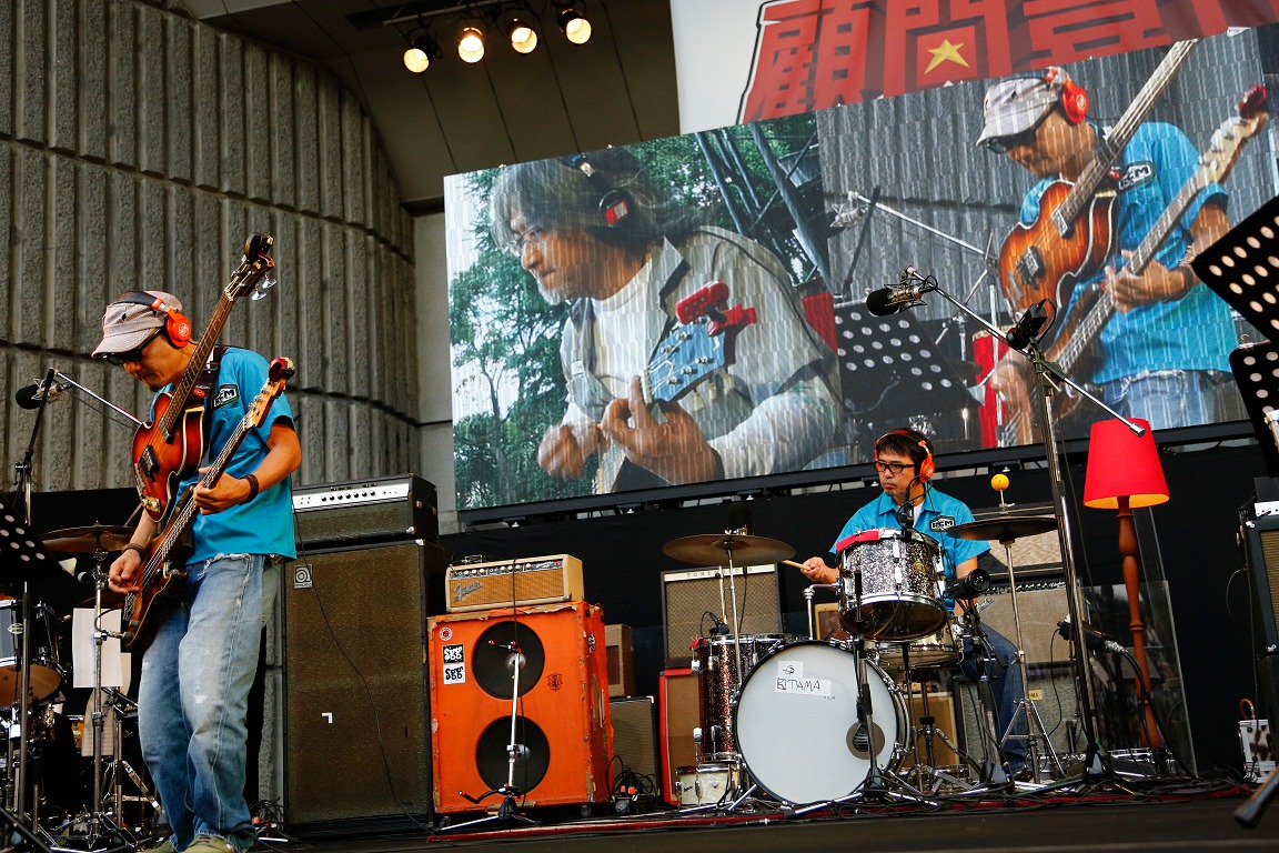 「『顧問豊作』奥田民生 day『SMAカンタビレ風』」の様子。（撮影：三浦憲治＆TEAM LIGHTSOME）