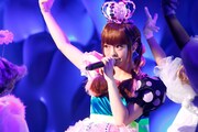 きゃりーぱみゅぱみゅ「きゃりーぱみゅぱみゅの雲の上のHEAVEN'S DOOR」愛媛・ひめぎんホール公演の様子。 (Photo by Tsukasa  Miyoshi)