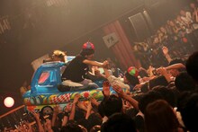 「N'夙川BOYS presents ロックンロール三国志？っと！ II ～黄巾ゾックゾクの乱～」の様子。（撮影：後藤壮太郎）