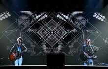 ゆず「YUZU ARENA TOUR 2014 新世界 追加公演」神奈川・横浜アリーナ公演の様子。