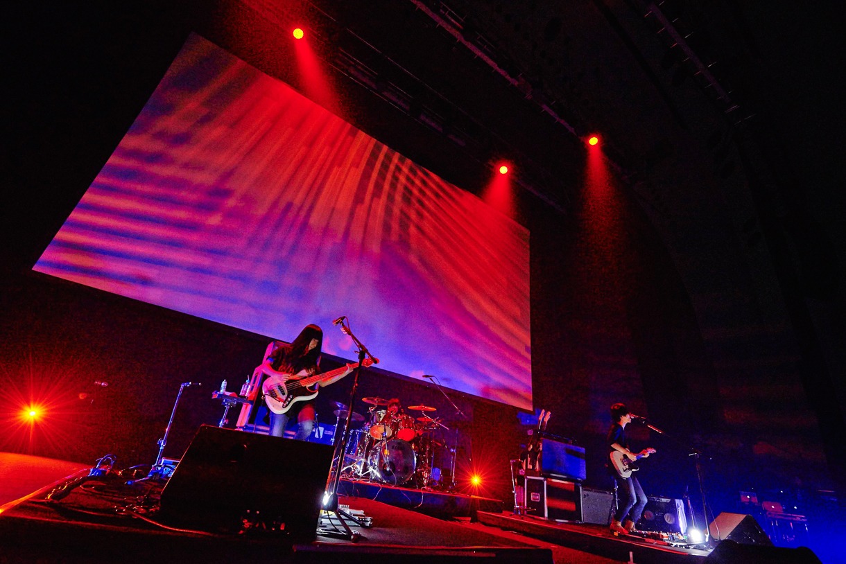「サイコフェス」に出演した凛として時雨のライブの様子。（撮影：笹原清明）