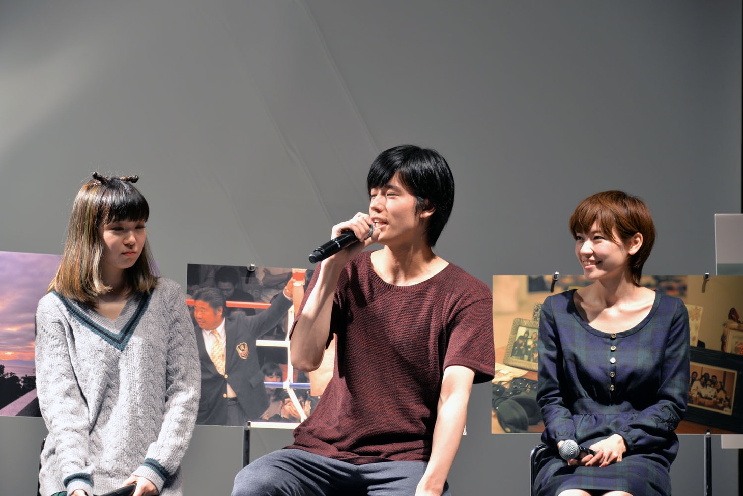 左から平澤遼子、岩永徹也、住岡梨奈。
