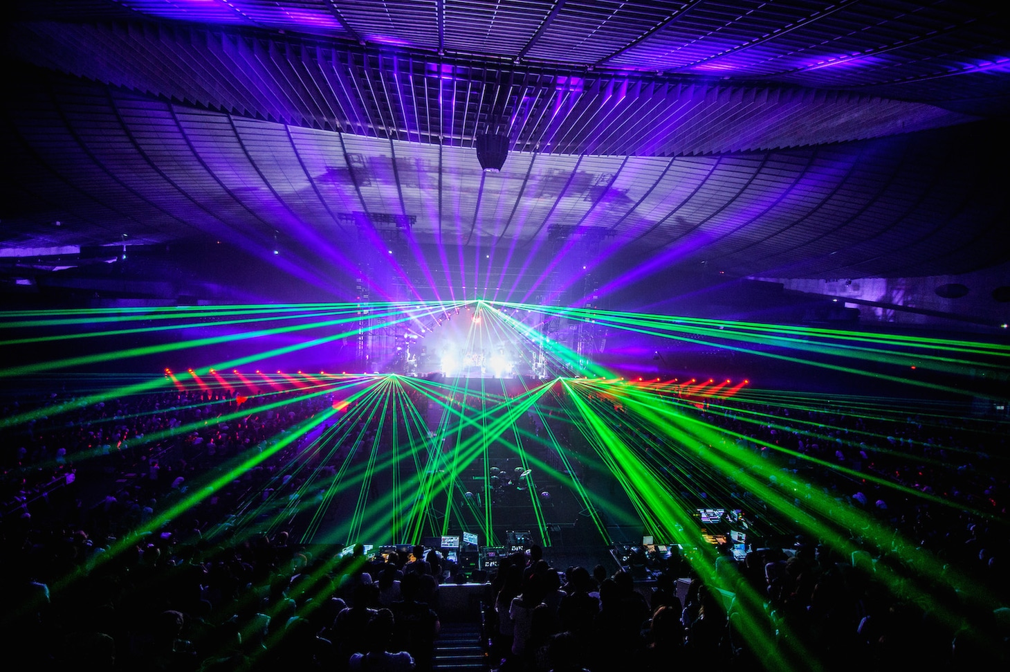 ムック「SIX NINE WARS -ぼくらの七ヶ月間戦争- Final Episode『THE END』」の様子。（撮影：Yukihide"JON..."Takimoto / 木村泰之）