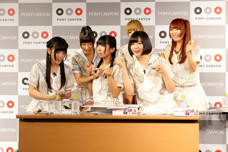 第1部「でんぱの神神 DVD発売記念! でんぱ組.incのニコ生ショッピング」の様子。