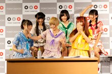 第2部「劇場版 gdgd妖精s でんぱ組.incのgdgdニコ生」の様子。