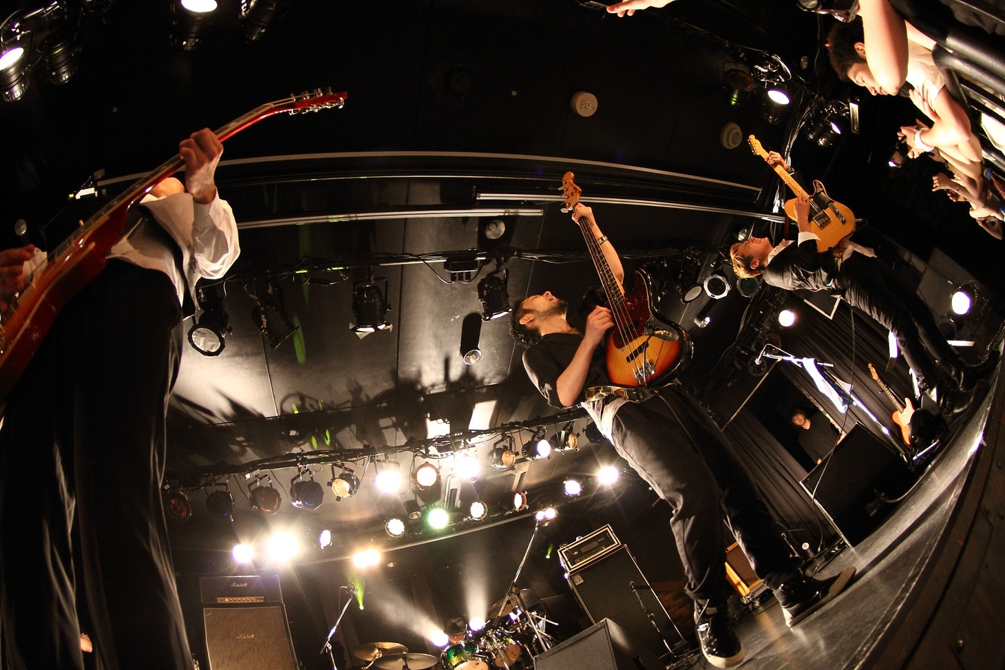 FoZZtone「追加公演！ vol.3 ～NEW WORLD～」の様子。（撮影：オオタシンイチロウ［scene16works］）