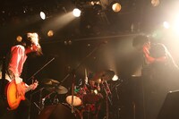 FoZZtone「追加公演！ vol.3 ～NEW WORLD～」の様子。（撮影：オオタシンイチロウ［scene16works］）