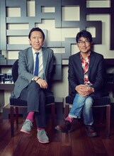 左から布袋寅泰、亀田誠治。 (c)ぴあ / 皆川聡