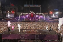 ポルノグラフィティ「神戸・横浜ロマンスポルノ'14 ～惑ワ不ノ森～」の様子。