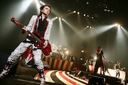 BUCK-TICK「TOUR2014 或いはアナーキー」東京・NHKホール公演の様子。