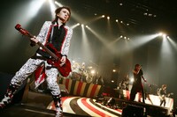 BUCK-TICK「TOUR2014 或いはアナーキー」東京・NHKホール公演の様子。