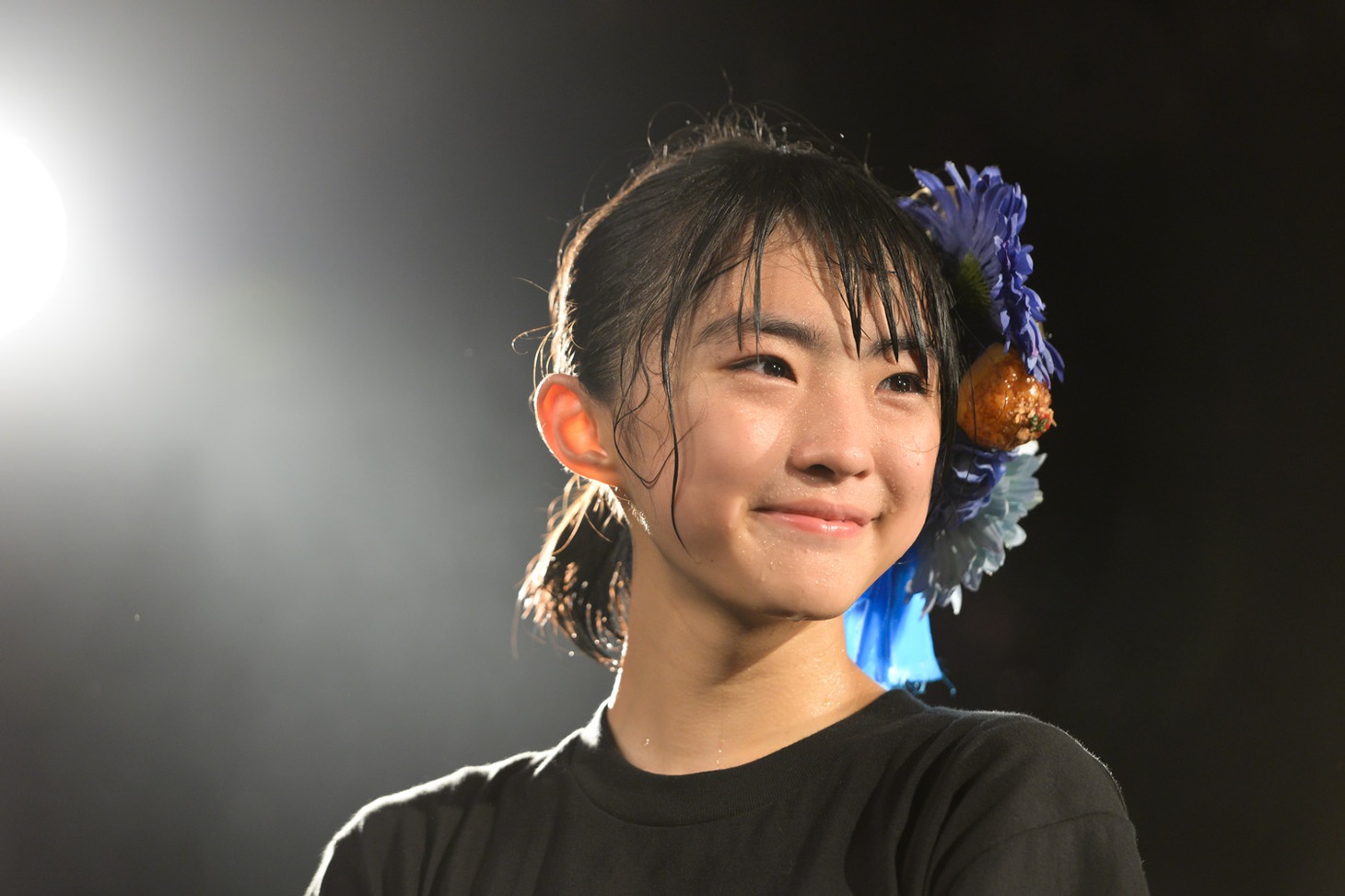 春名真依