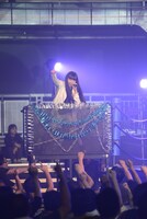 シャウトする田口華。