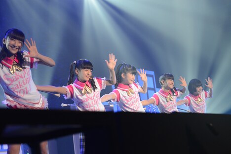 バトン部 Twinklestars。左から野津友那乃、山出愛子、水野由結、菊地最愛、倉島颯良。