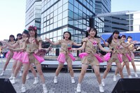 LinQ「ウェッサイ!!ガッサイ!!」福岡タワーでのリリースイベントの様子。