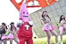 LinQ「ウェッサイ!!ガッサイ!!」東京タワーでのリリースイベントの様子。