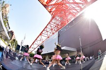 LinQ「ウェッサイ!!ガッサイ!!」東京タワーでのリリースイベントの様子。