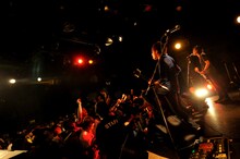 JELLYFiSH FLOWER'S「ジェリーフィッシュフラワーズIIリリースツアーファイナル」の様子。（撮影：半田安政[Showcase]）