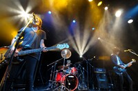 JELLYFiSH FLOWER'S「ジェリーフィッシュフラワーズIIリリースツアーファイナル」の様子。（撮影：半田安政[Showcase]）