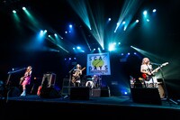 SCANDAL「SCANDAL 東阪10DAYS LIVE!!『急に来てもらってゴメン。～新曲やるから聴いてよ～』」堂島リバーフォーラム公演の様子。