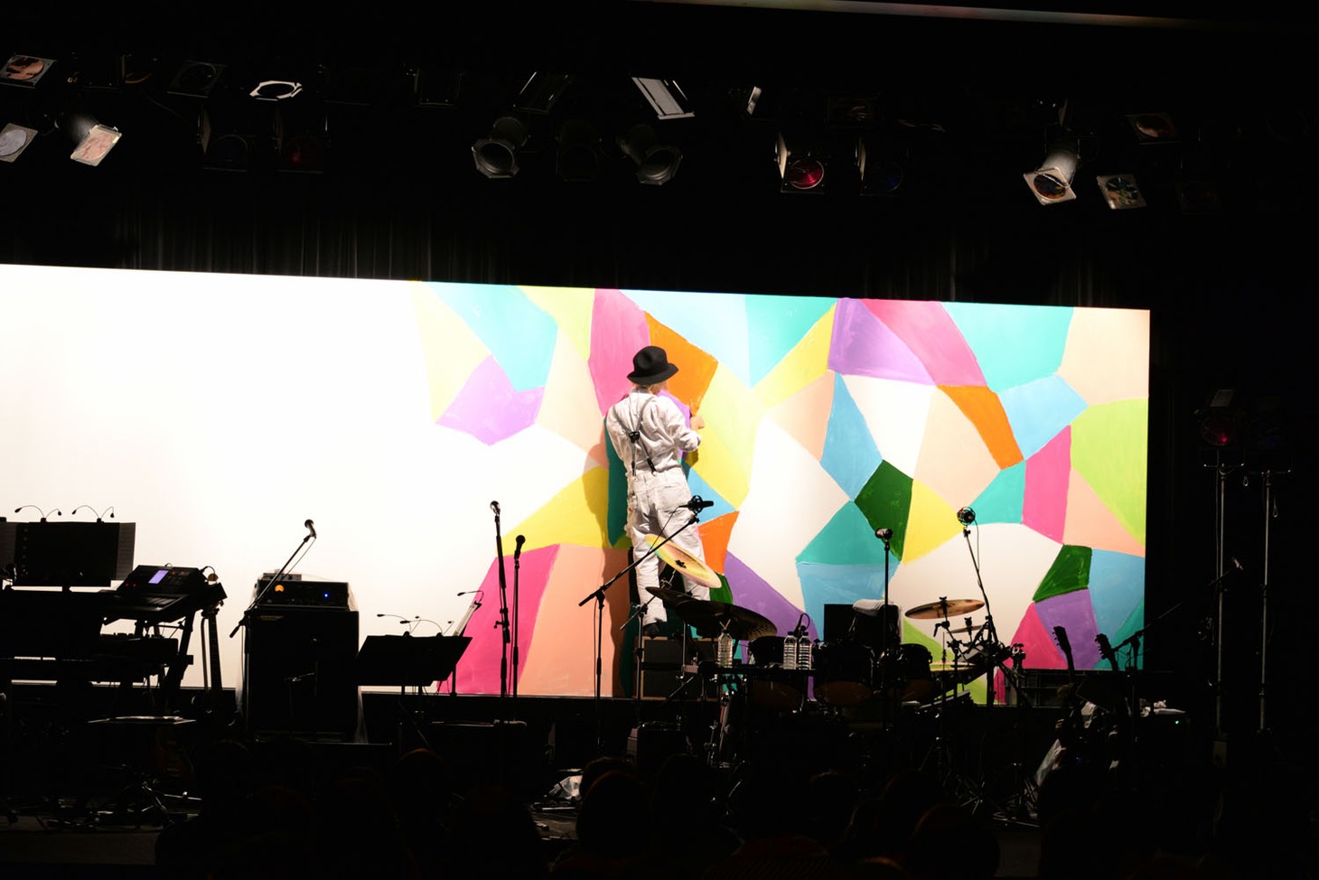 吉田山田「555ツアー～福岡クレイジーワンダーランド～」の様子。