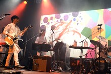 吉田山田「555ツアー～福岡クレイジーワンダーランド～」の様子。