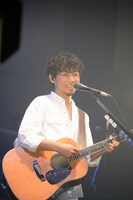 吉田結威（G, Vo）