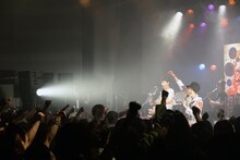 吉田山田「555ツアー～福岡クレイジーワンダーランド～」の様子。