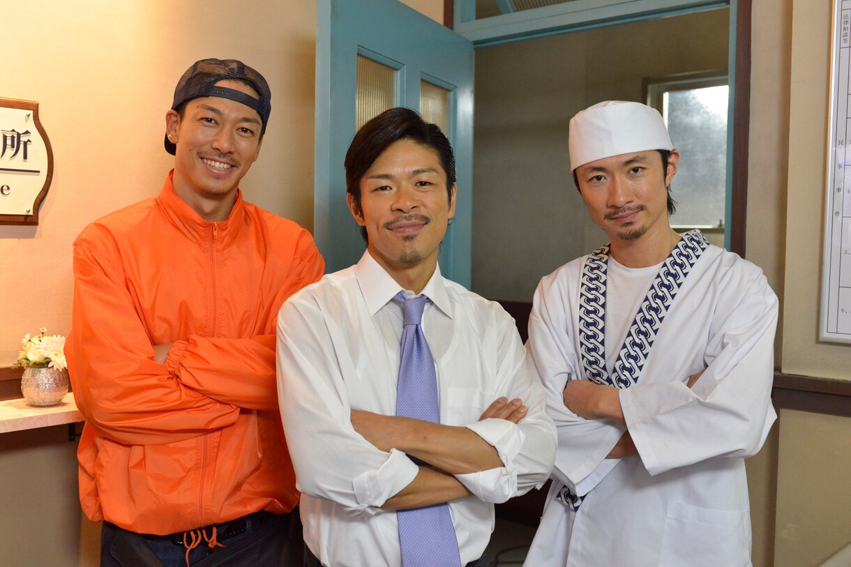 左からEXILE AKIRA、松本利夫、EXILE MAKIDAI。 (c)ytv