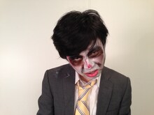 “海外キャリアデッド”を演じる浜野謙太。 (c)BSジャパン