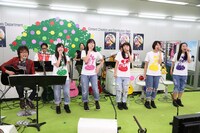 9月18日（木）に生放送された「坂崎幸之助のももいろフォーク村NEXT」初回の様子。