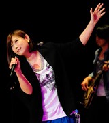 「Have fun!!」を初披露した絢香。