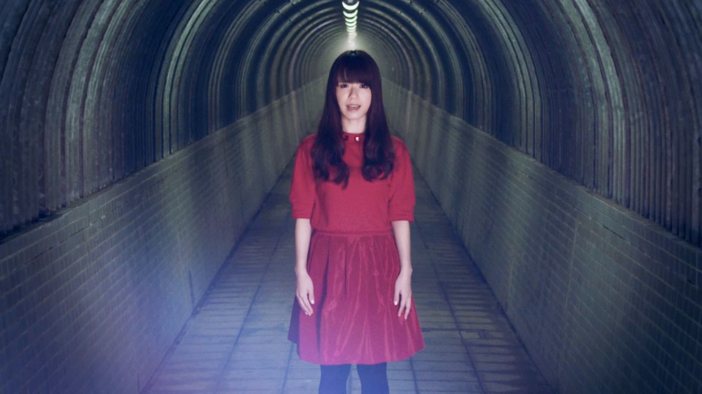 藤田麻衣子「one way」のPVのワンシーン。