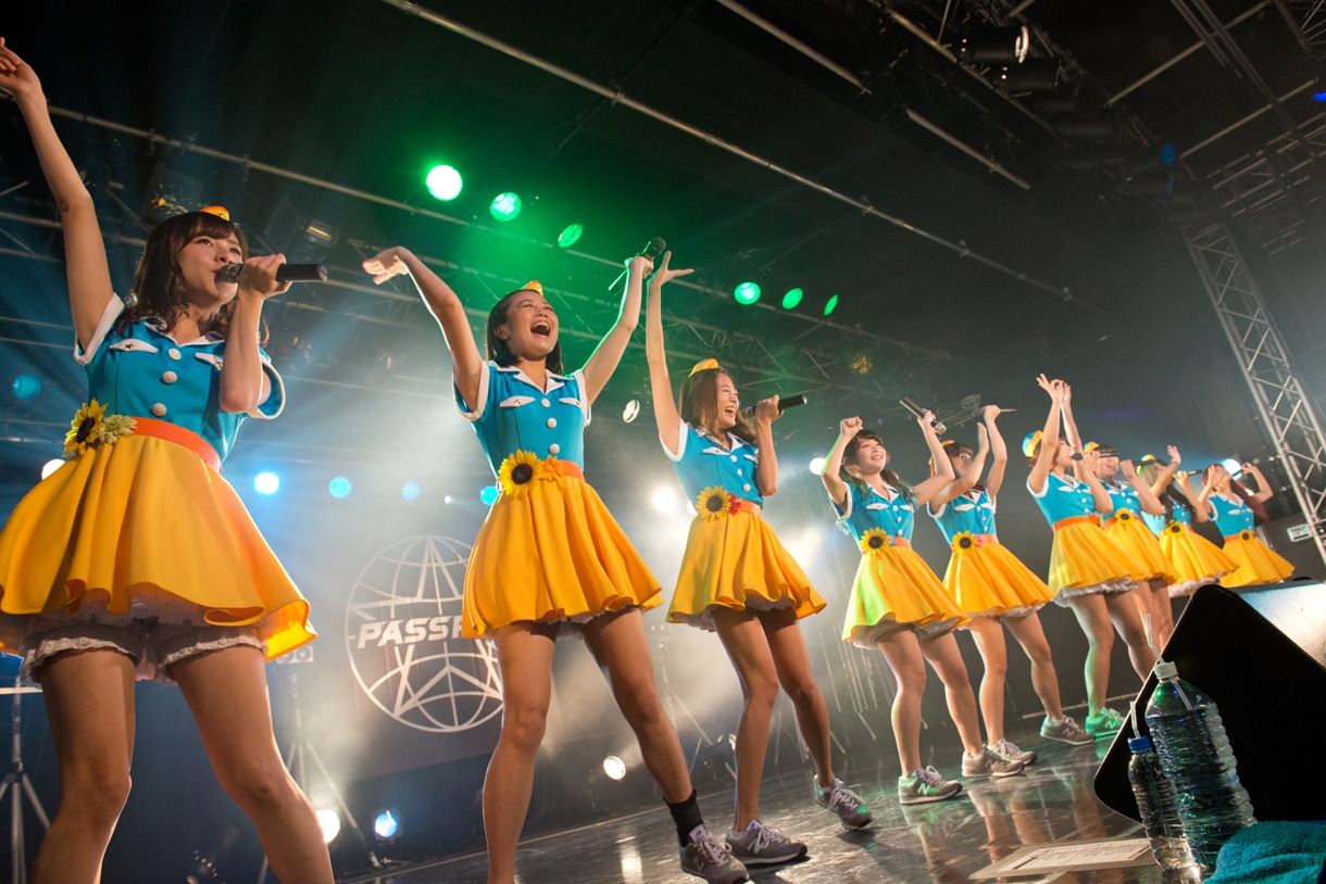 PASSPO☆ COUNT UP Tour 2014 中編「めざせ高度10,000超え 私たちなんてったってアイドル」第1部フライトの様子。