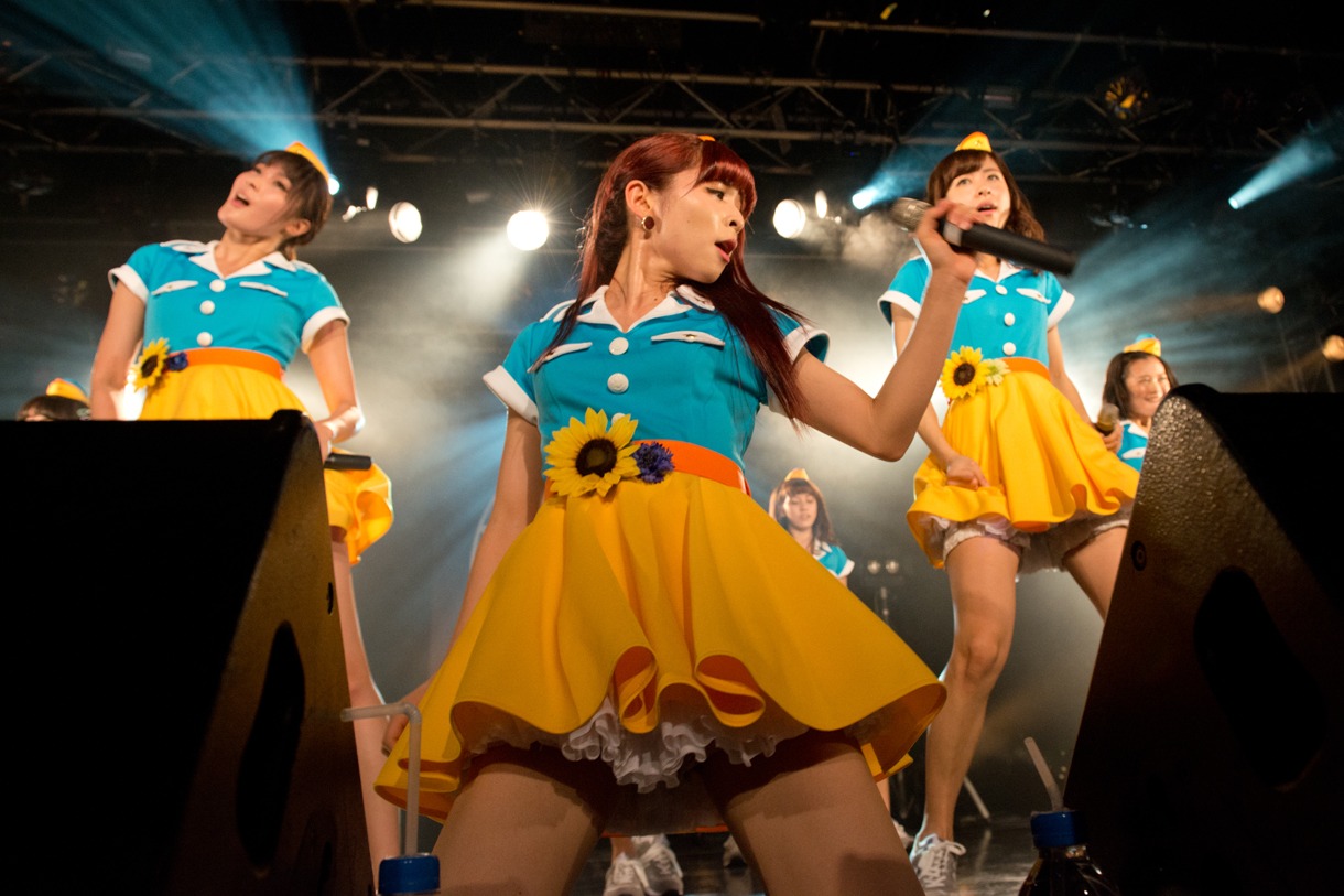 PASSPO☆ COUNT UP Tour 2014 中編「めざせ高度10,000超え 私たちなんてったってアイドル」第1部フライトの様子。