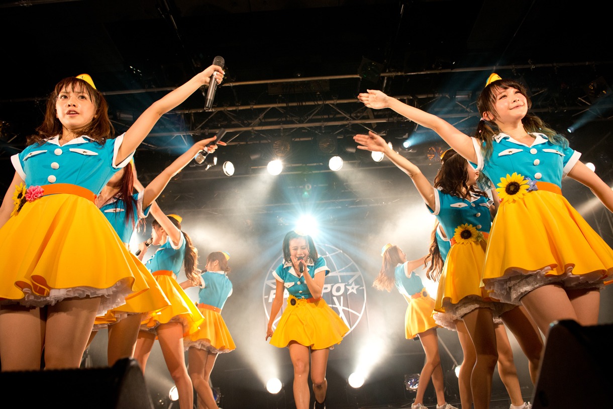 PASSPO☆ COUNT UP Tour 2014 中編「めざせ高度10,000超え 私たちなんてったってアイドル」第1部フライトの様子。