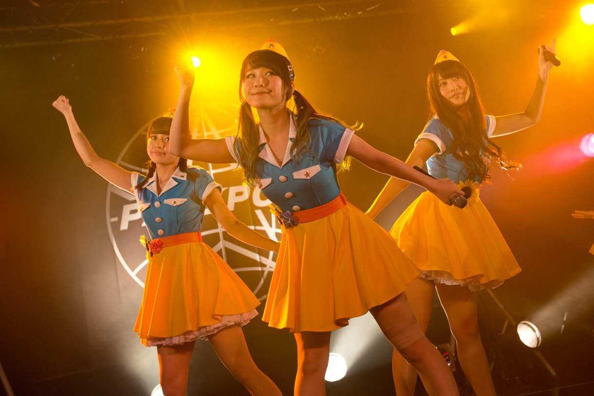 PASSPO☆ COUNT UP Tour 2014 中編「めざせ高度10,000超え 私たちなんてったってアイドル」第2部フライトの様子。