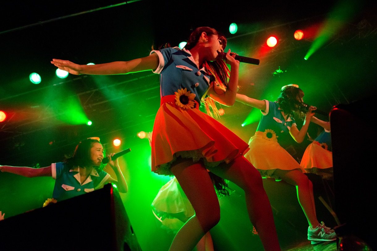 PASSPO☆ COUNT UP Tour 2014 中編「めざせ高度10,000超え 私たちなんてったってアイドル」第2部フライトの様子。